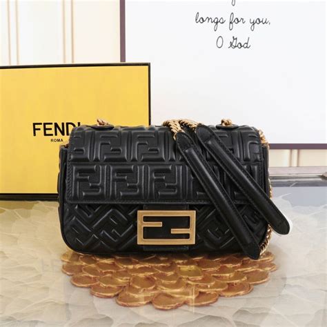 fendi バッグ ショルダー|FENDI(フェンディ) ショルダーバッグ・ポシェット(レディース).